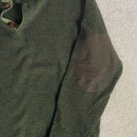 Men’s Medium Green Woolrich Pull Over Wool Sweater With Arm Pads - NWOT - Picture 3 of 6